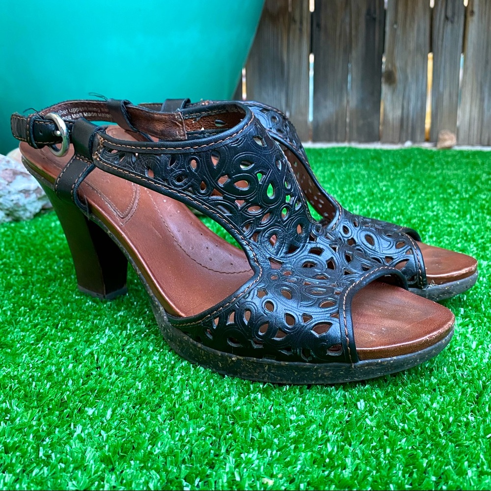 Naya Sandals